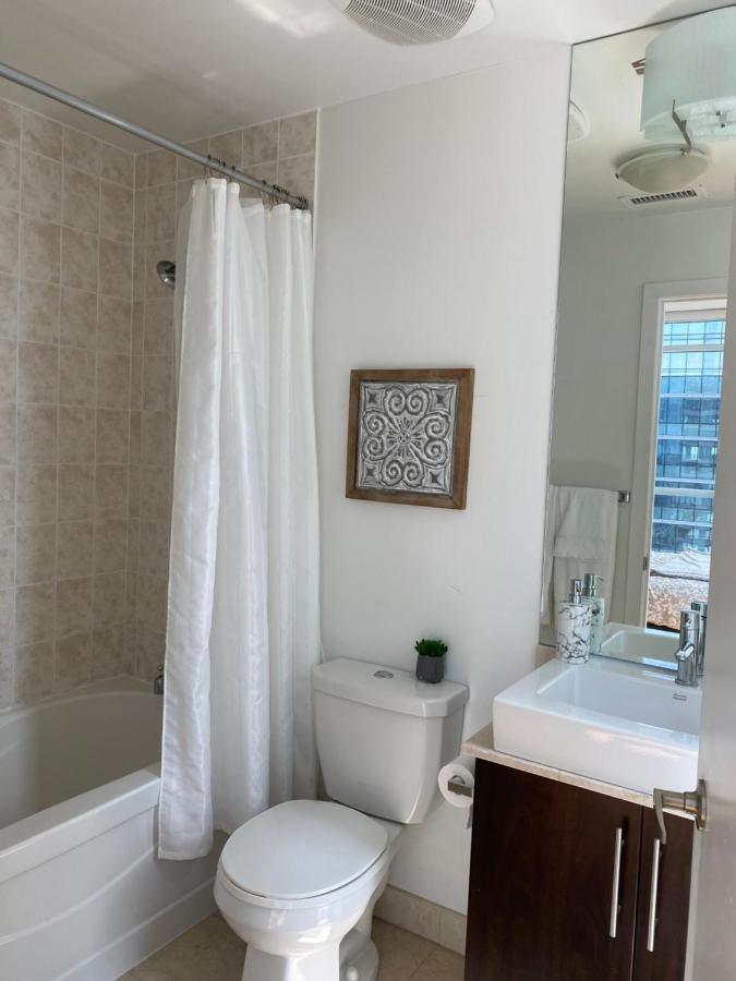 Toronto Cn Tower Maple Leaf Square Luxurious 2 Bedroom Condo Εξωτερικό φωτογραφία